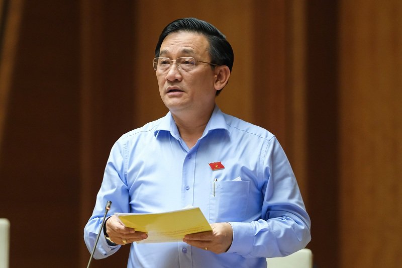 ĐBQH Trần Quốc Tuấn.