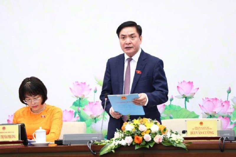Tổng Thư ký Quốc hội Bùi Văn Cường chủ trì họp báo.