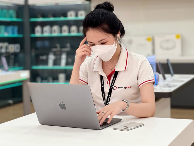 dien-thoai-laptop-phu-kien-giam-hon-nua-gia-dip-7-7-3