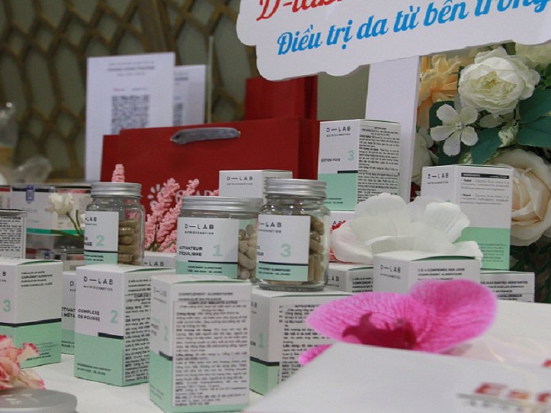 Một sản phẩm hỗ trợ điều trị nám trưng bày tại Hội thảo.