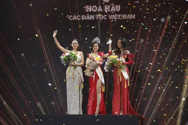 Top 3 đăng quang