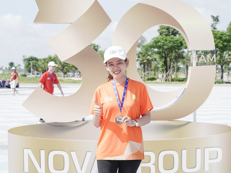 Chị Nguyễn Thị Thùy Trang (Nova Service) cảm thấy háo hức trước không khí khai mạc Nova Olympic