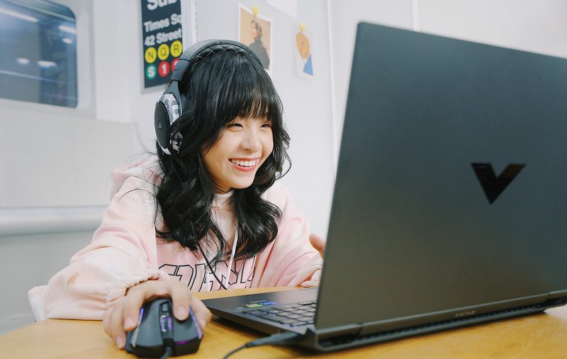 nhieu-uu-dai-cho-tan-sinh-vien-khi-mua-laptop-tablet-tuu-truong-2