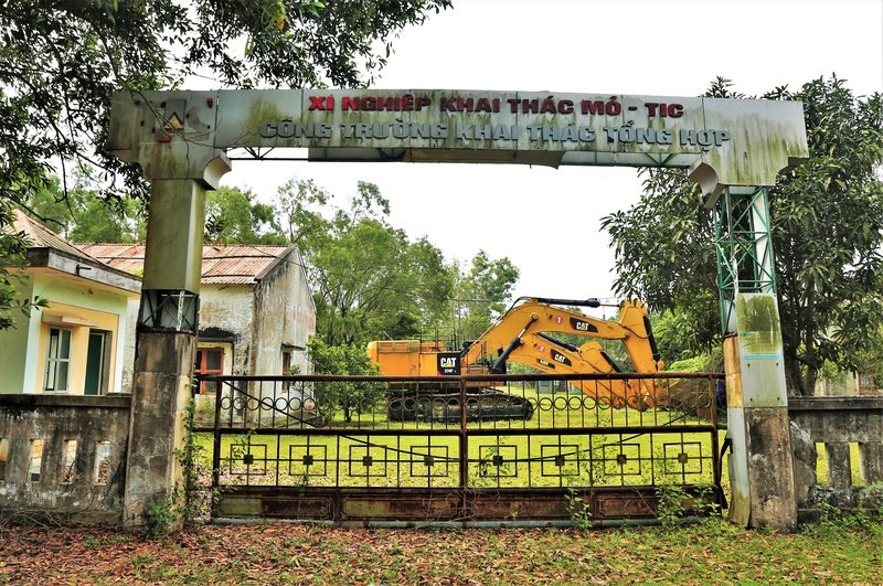 Hạ tầng mỏ sắt Thạch Khê trơ trụi dần theo thời gian