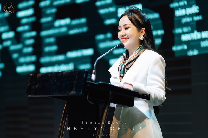 Founder Di Linh cho biết phương châm của công ty là 'Sản xuất tinh tế - bán hàng đam mê'.