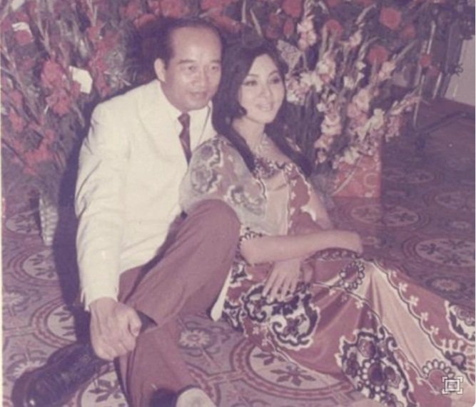 Minh tinh Thẩm Thúy Hằng và chồng trong đám cưới. Lễ cưới của Thẩm Thúy Hằng từng là một trong những đám cưới lớn bậc nhất Sài Gòn thời bấy giờ.