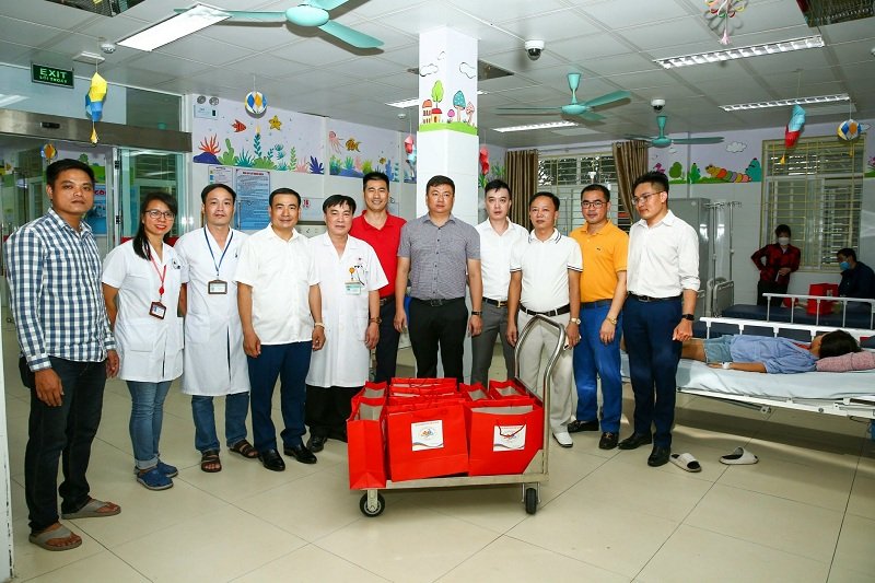 Hoạt động trao quà Trung thu cho các bệnh nhi tại Bệnh viện Đa khoa tỉnh Bắc Ninh là một trong những hoạt động thiện nguyện mà CLB Bắc Ninh tại Hà Nội hướng đến nhằm lan tỏa tinh thần “tương thân tương ái hướng về quê hương Bắc Ninh mến yêu”.