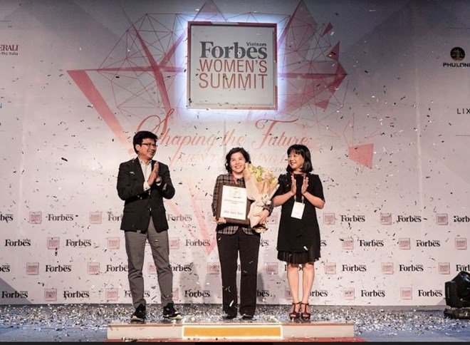 Bà Mai Kiều Liên là người duy nhất được trao danh hiệu “Thành tựu trọn đời” từ Forbes Việt Nam