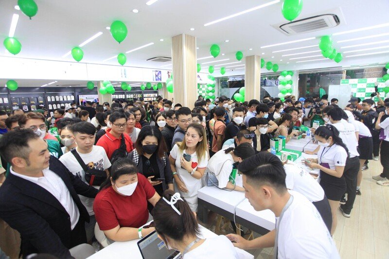 iphone-14-series-tang-doanh-thu-khung-cho-chuoi-ban-le-2