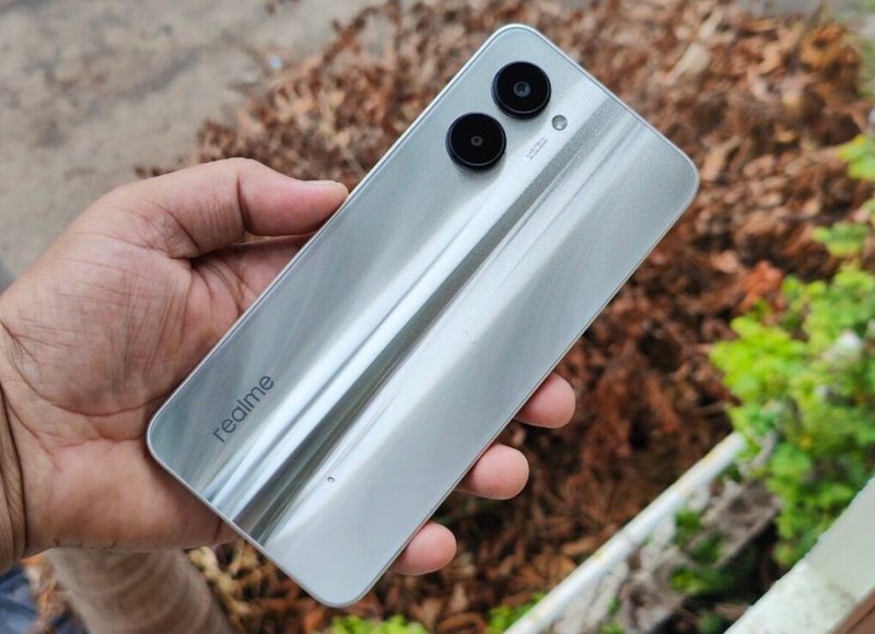 tan-binh-realme-c33-ham-nong-thi-truong-dien-thoai-tam-trung-mon-qua-sanh-dieu-tang-phai-dep-1