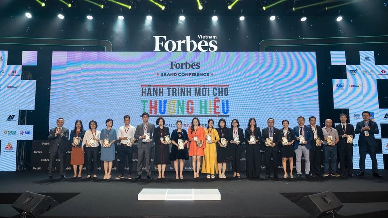 Vinamilk và công ty thành viên Mộc Châu Milk đều là các thương hiệu được vinh danh tại Sự kiện công bố Top 25 thương hiệu F&B dẫn đầu của Forbes Việt Nam