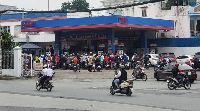 Áp lực nguồn cung tiếp tục căng thẳng trên thị trường xăng dầu
