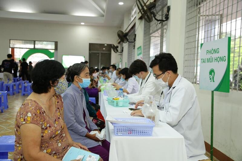 hanh-trinh-tam-an-than-khang-den-tien-giang-kham-benh-phat-thuoc-cho-500-nguoi-dan-kho-khan-trong-tinh-2