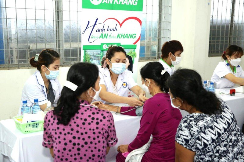 hanh-trinh-tam-an-than-khang-den-tien-giang-kham-benh-phat-thuoc-cho-500-nguoi-dan-kho-khan-trong-tinh-3