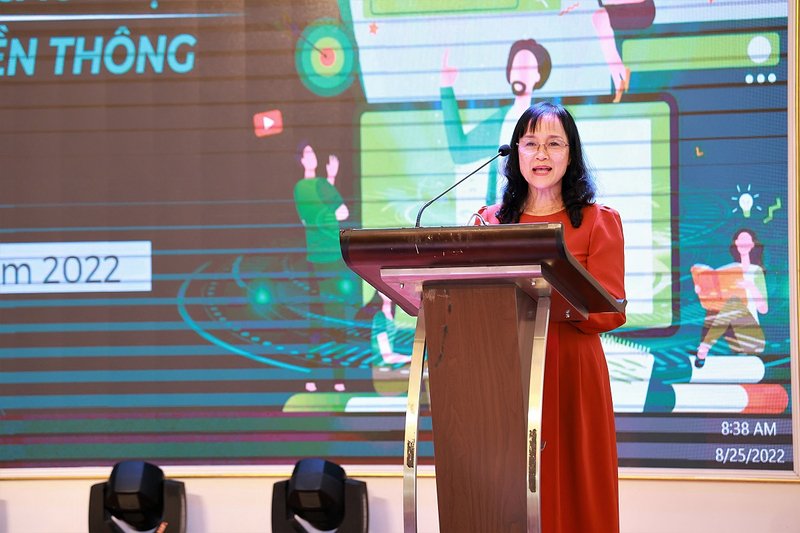 Bà Nguyễn Thị Minh Tâm – Giám đốc chi nhánh Vinamilk Hà Nội chia sẻ tại buổi khai giảng khóa tập huấn