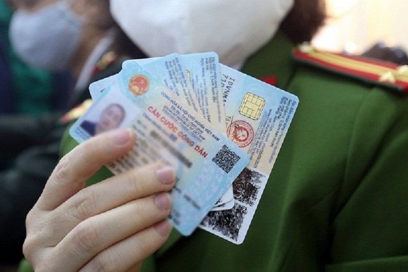 Người dân không bắt buộc phải làm lại thẻ căn cước công dân khi huyện lên thị xã.