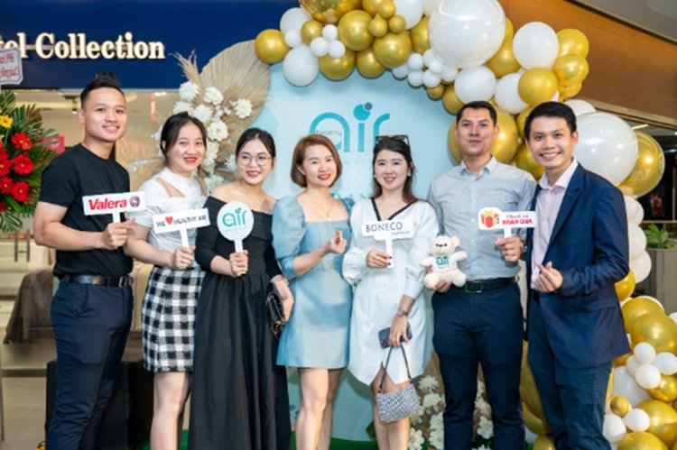 Sự kiện có sự góp mặt của nhiều khách hàng và đối tác