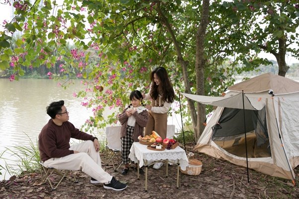 Cư dân và khách tham quan nghỉ dưỡng, thư giãn trong KĐT Ecopark