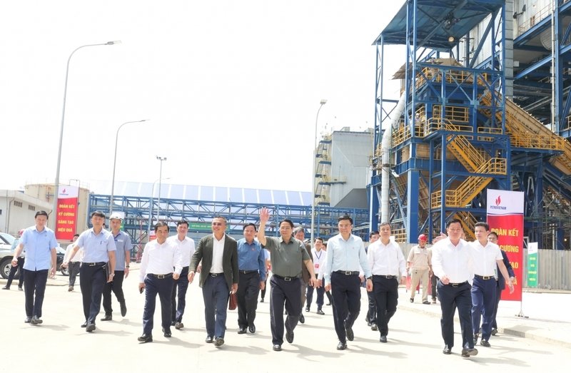 Thủ tướng Phạm Minh Chính cùng đoàn lãnh đạo Đảng, Nhà nước tham quan và dự Lễ khánh thành NMNĐ Thái Bình 2