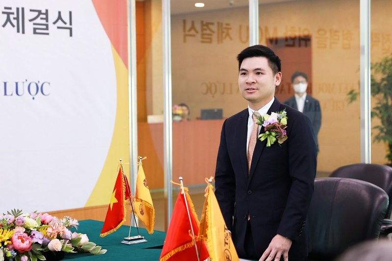Ông Đỗ Vinh Quang, Phó Chủ tịch HĐQT, Phó TGĐ T&T Group phát biểu tại lễ ký kết hợp tác chiến lược