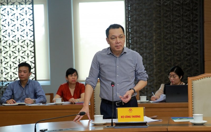 Thứ trưởng Bộ Công Thương Đặng Hoàng An trao đổi về những khó khăn của EVN trong triển khai 2 dự án nhiệt điện khí Ô Môn 3, Ô Môn 4