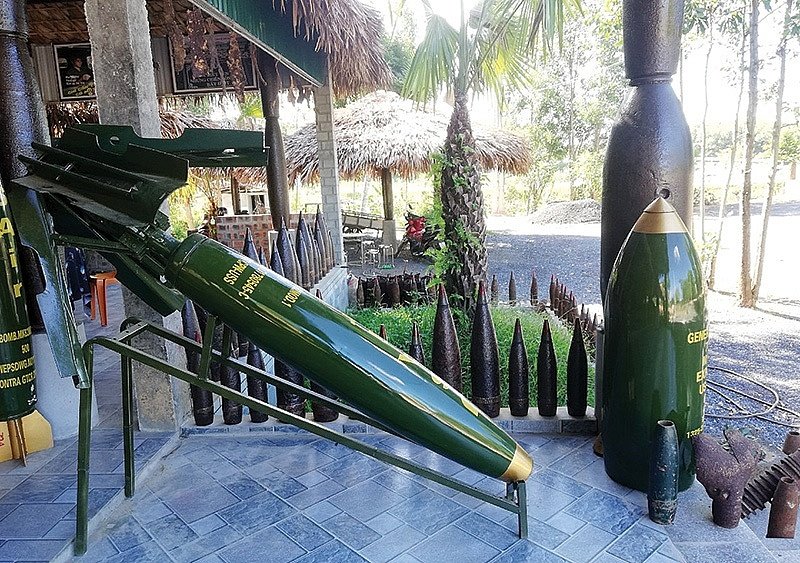 Nhiều loại bom, đạn, pháo được sưu tầm đưa về để người xem hiểu thêm về sự khốc liệt của bom đạn chiến tranh