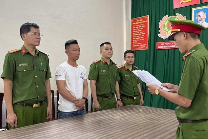 Người dạy lái mô tô Trần Xuân Đông tại cơ quan điều tra. Ảnh: Công an cung cấp