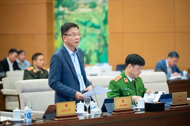 Bộ trưởng Bộ Tư pháp Lê Thành Long cho biết, đối với phân bón, dự kiến cũng sẽ đưa vào và luật hóa các nội dung cũng như điều chỉnh thuế suất đối với một số mặt hàng. (Ảnh: Quochoi.vn)