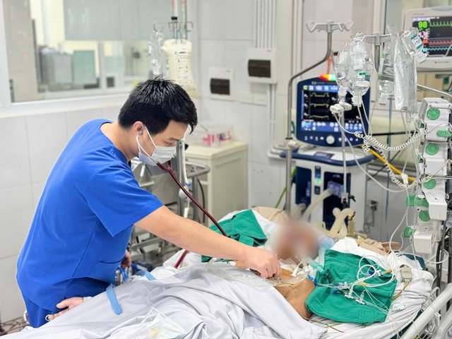  Một bệnh nhân cúm điều trị tại Bệnh viện Bệnh nhiệt đới Trung ương