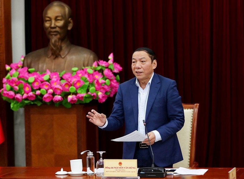  Bộ trưởng Bộ VHTTDL Nguyễn Văn Hùng phát biểu.