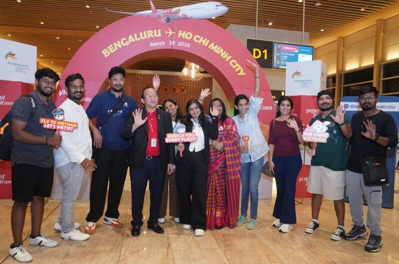Lãnh đạo các sân bay Bengaluru, Hyderabad dự lễ khai trương và chúc mừng các đường bay mới của Vietjet