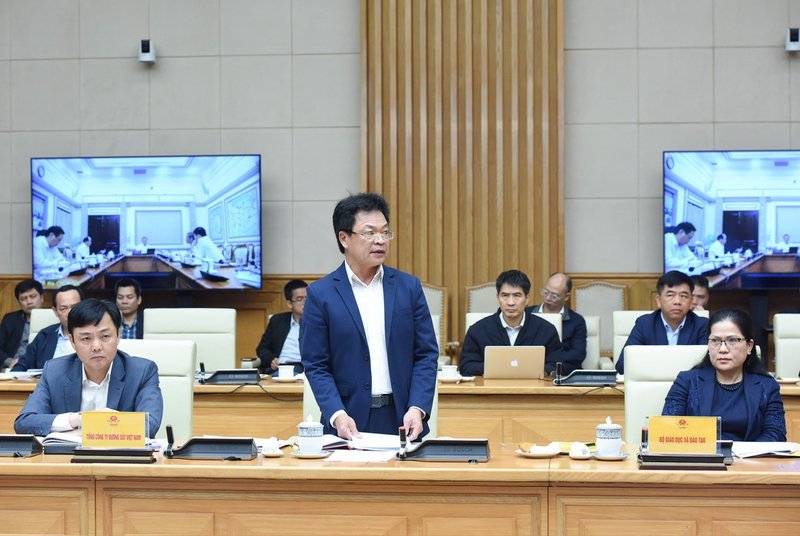 Chủ tịch HĐTV Tổng công ty Đường sắt Việt Nam Đặng Sỹ Mạnh phát biểu tại phiên họp - Ảnh: VGP/Nhật Bắc