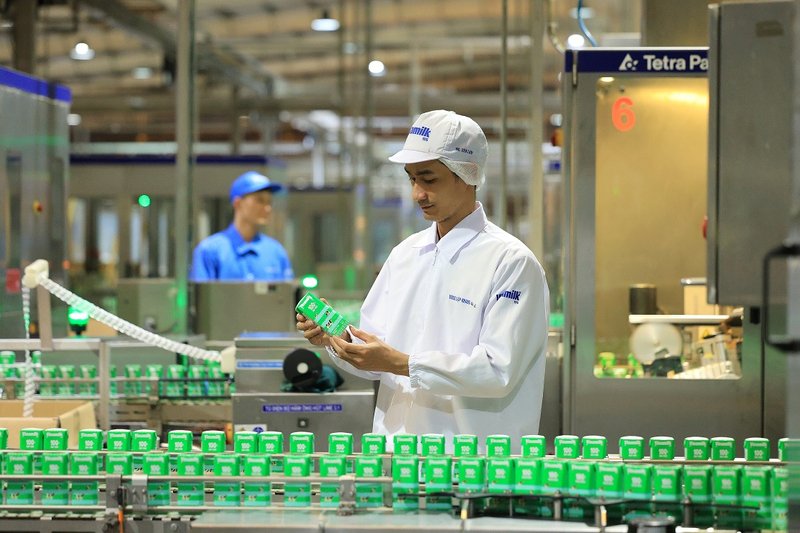 Vinamilk sở hữu 16 nhà máy sữa trong và ngoài nước, đáp ứng các tiêu chuẩn cao nhất thế giới về chất lượng trong sản xuất thực phẩm. 