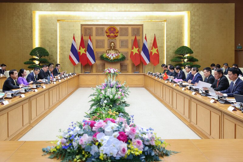  Hai bên thống nhất sẽ triển khai nhiều hoạt động thiết thực kỷ niệm 50 năm thiết lập quan hệ ngoại giao Việt Nam – Thái Lan vào năm 2026 - Ảnh: VGP/Nhật Bắc