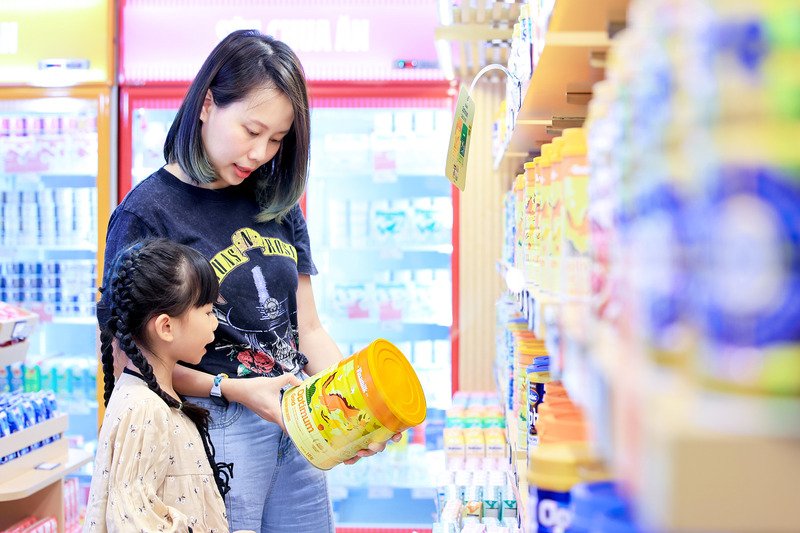 Vinamilk Optimum với 6 HMO được nhiều mẹ Việt tin dùng ngay khi vừa ra mắt (Ảnh: Nguyễn Hoàng).  