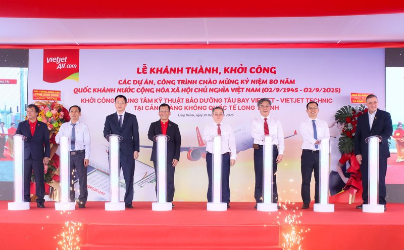 Lãnh đạo Cục Hàng không Việt Nam, tỉnh Đồng Nai và Vietjet thực hiện nghi thức khởi công dự án hangar số 3 và số 4 của Vietjet tại Cảng hàng không quốc tế Long Thành