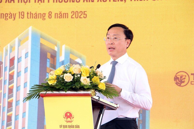  Ông Huỳnh Hữu Trí, Ủy viên Ban Thường vụ Tỉnh ủy, Phó Chủ tịch UBND tỉnh Cà Mau phát biểu tại lễ khởi công