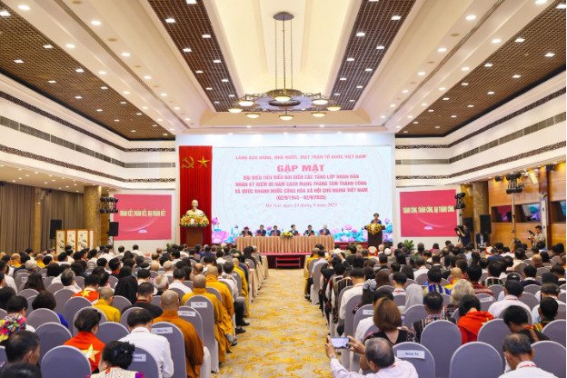  Quang cảnh Hội nghị gặp mặt đại biểu tiêu biểu đại diện các tầng lớp nhân dân nhân Kỷ niệm 80 năm Cách mạng Tháng Tám và Quốc khánh nước CHXHCN Việt Nam (2/9/1945-2/9/2025).