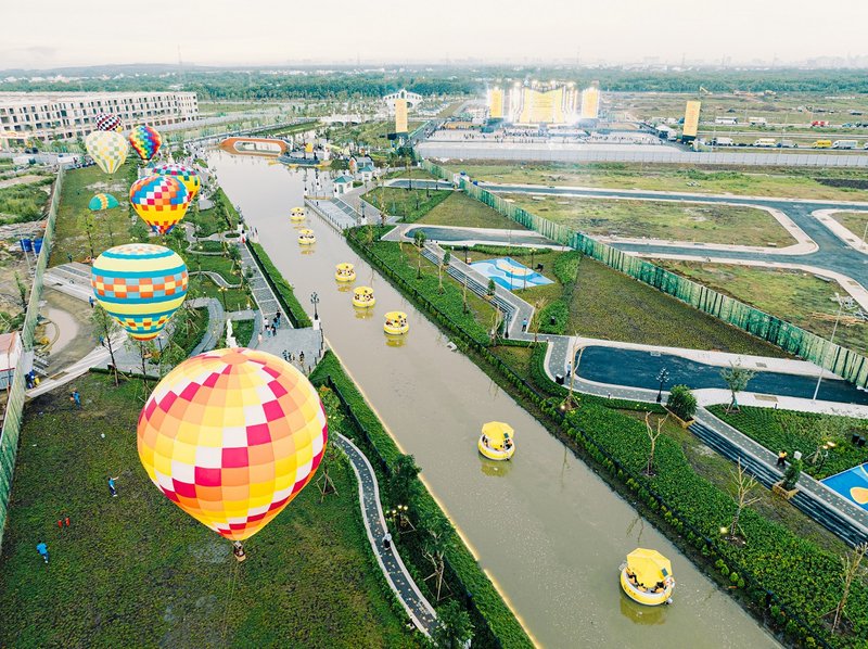  Tận dụng địa thế sẵn có, T&T City Millennia dẫn nối nhánh sông tự nhiên để kiến tạo công trình cảnh quan mang tính biểu tượng và tạo điểm nhấn cho toàn dự án.