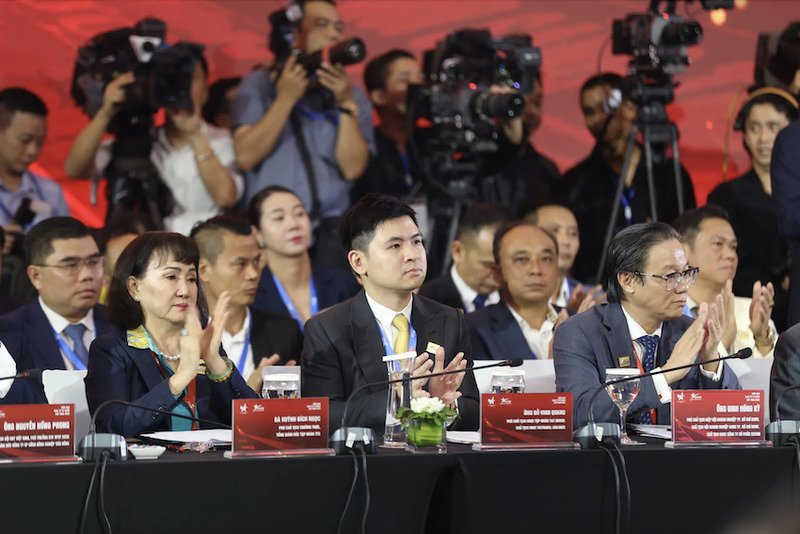 Quang cảnh Phiên đối thoại cấp cao Diễn đàn Kinh tế tư nhân Việt Nam 2025.