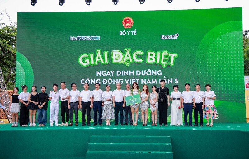 Đội 13 đoạt giải Đặc Biệt Ngày hội dinh dưỡng cộng đồng Việt Nam lần 5