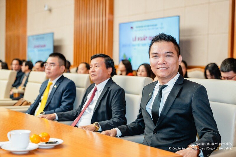 Ông Nguyễn Thành Đạt – Đại diện Herbalife Việt Nam tham dự Lễ Xuất Quân tại Văn phòng Chính phủ.
