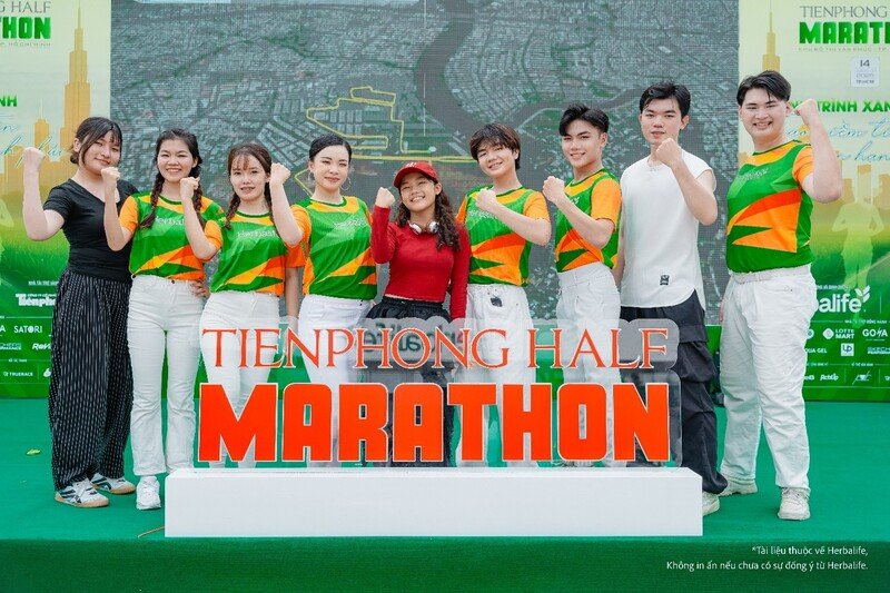  Herbalife Việt Nam thể hiện những cam kết mạnh mẽ trong việc hỗ trợ nâng cao chất lượng chuyên môn của Tiền Phong Half Marathon 2025