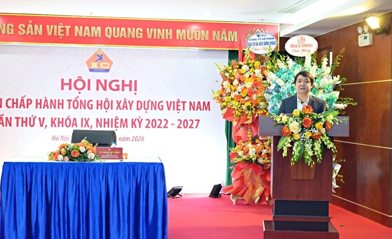 Nhà báo Hoàng Chiến Thắng - Ủy viên BCH Tổng hội, Tổng biên Tập Tạp chí Người Xây dựng thông tin về 9 hoạt động nổi bật của Tổng hội Xây dựng Việt Nam năm 2025.