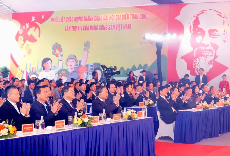  Tổng Bí thư Tô Lâm và các đồng chí lãnh đạo Trung ương, thành phố Hà Nội dự lễ khởi công. Ảnh: Quang Thái