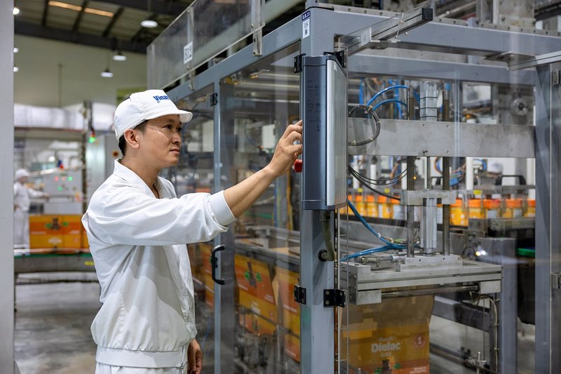 Nhà máy sản xuất của Vinamilk vận hành theo chuẩn kiểm soát nghiêm ngặt. Ảnh: Vi Nam
