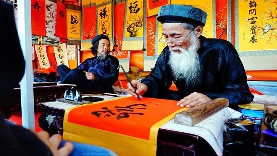 119-1770379329-chuyen-choi-chu-va-cau-doi-tet