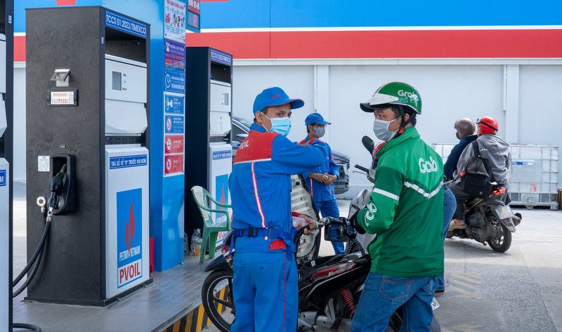 Các cây xăng của PVOIL trên cả nước bảo đảm nguồn cung cho khách hàng