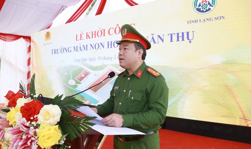 Thượng tá Nguyễn Hữu Đức, Phó Giám đốc Công an tỉnh Lạng Sơn phát biểu tại sự kiện
