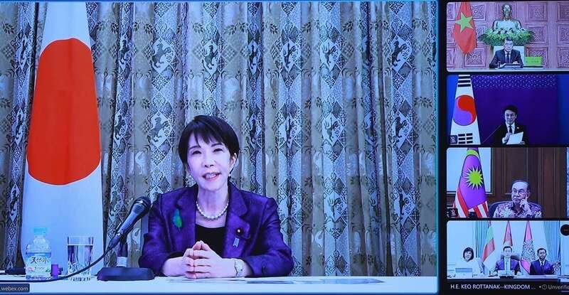 Thủ tướng Nhật Bản Takaichi Sanae chủ trì Hội nghị Thượng đỉnh trực tuyến Cộng đồng phát thải ròng bằng 0 châu Á (AZEC) mở rộng. (Ảnh: Dương Giang-TTXVN)